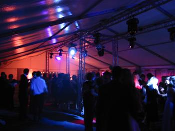 Experienced DJ using professional equipment Mobile Discos for Weddings in London